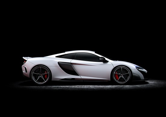 McLaren 675LT_studio_05